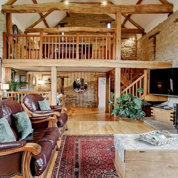 Cosy luxury Grade II listed barn in the Forest of Dean，位于Westbury on Severn的酒店
