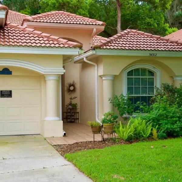 Lake Jovita Golf Villa #9，位于戴德市的酒店