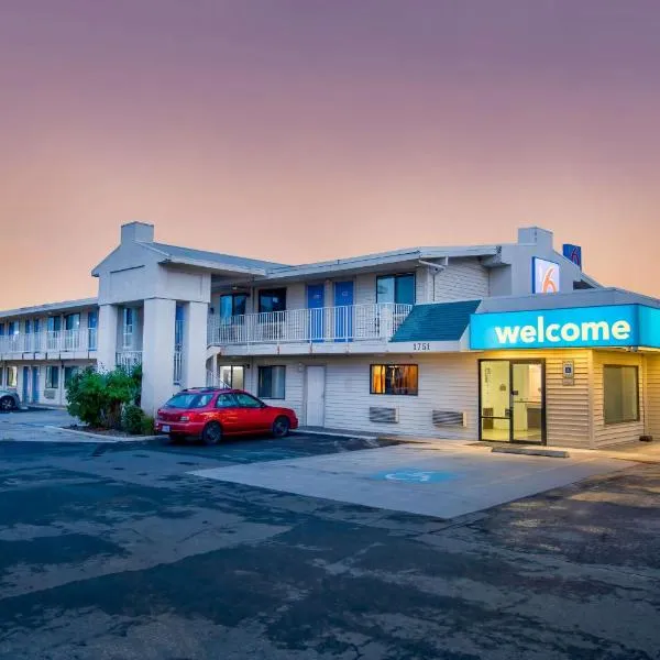 Motel 6-Richland, WA - Kennewick，位于帕斯科的酒店