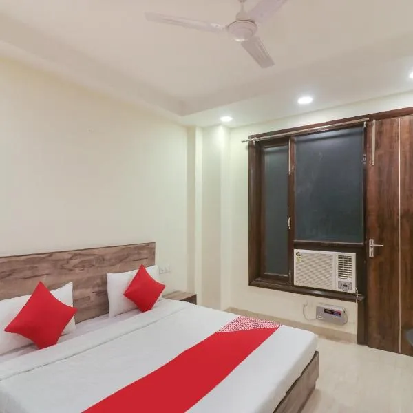 Flagship Comfort Residency Near Artemis Hospital，位于Bhundsi的酒店