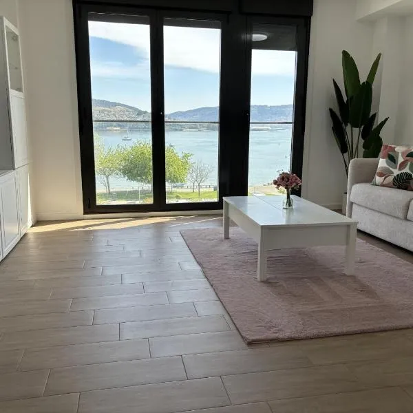 El Mirador Ría de Vigo, apartamento frente al mar, céntrico，位于莫阿尼亚的酒店