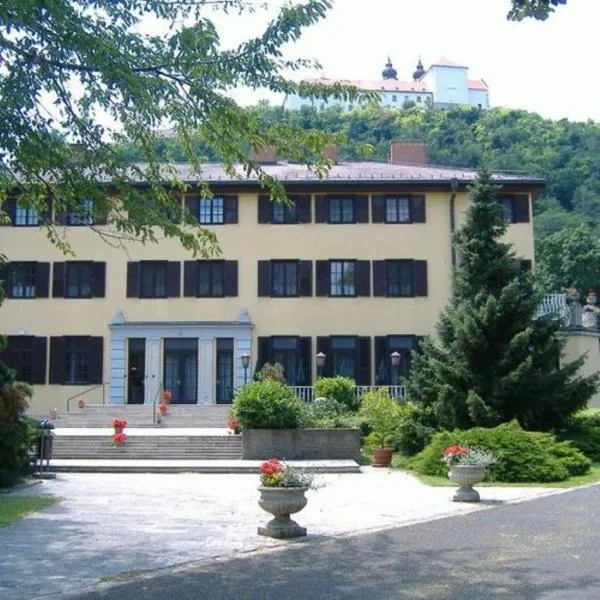 BLKI Vendégház，位于巴拉顿城堡的酒店