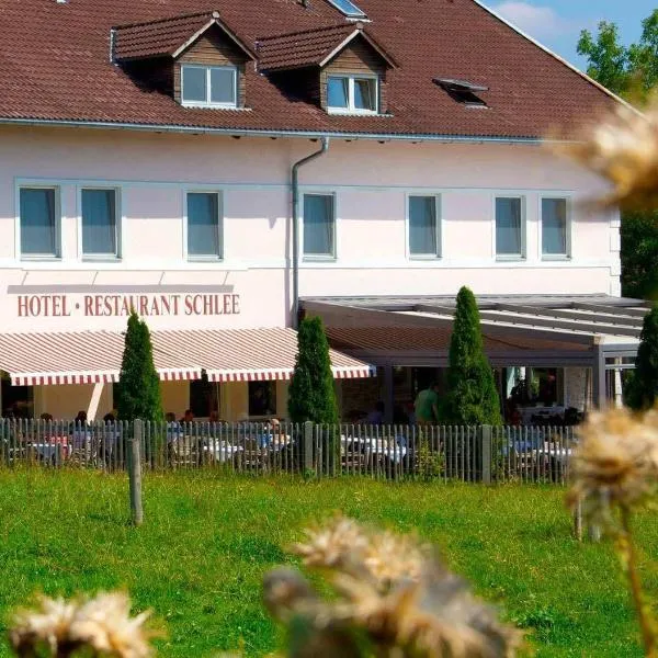 诗丽酒店，位于Niederpöcking的酒店
