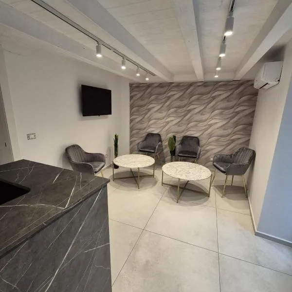 La Maison de Rosaline Rooms，位于巴列塔的酒店