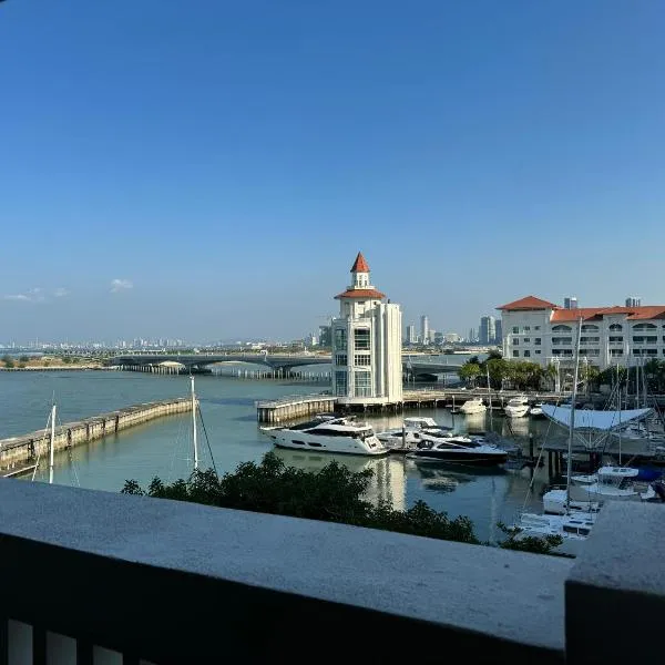 2Beds Seaview Waterfront Straits Quay w/Free Carpark And Bathub，位于丹绒道光的酒店