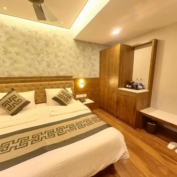 Hotel GRT Square，位于达尔瓦德的酒店