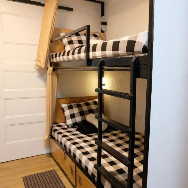 Dani's House Pod Coron，位于科隆的酒店