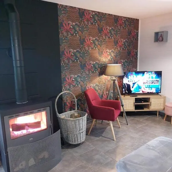 Entre Lacs Et Montagnes , Maison individuelle,lits préparés, parking et ménage inclus，位于Barésia-sur-lʼAin的酒店