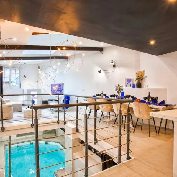 Deauville Luxury Blue Loft - sauna and inside pool，位于滨海图维列的酒店