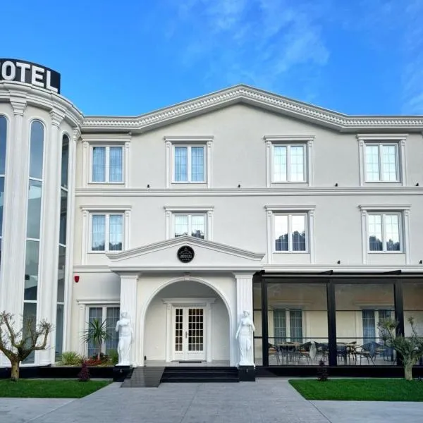 Reign Hotel，位于Barç的酒店