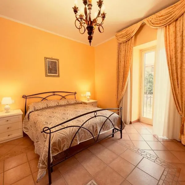 Casa Pepe - Fondi Verice Rooms，位于丰迪的酒店