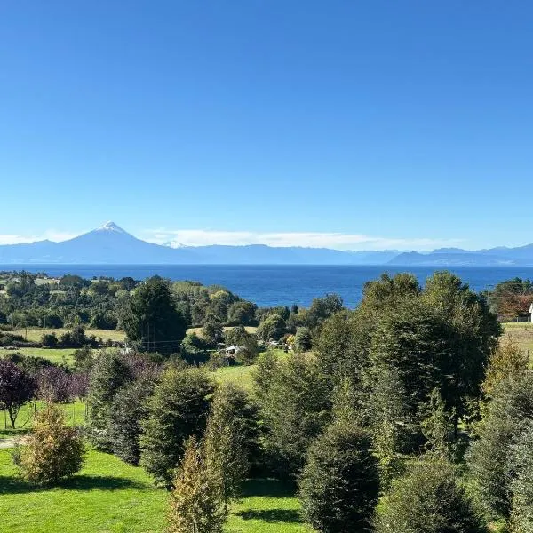 B&B Frutillar Lake & Volcano view，位于Casma的酒店