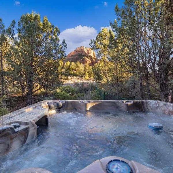 Mammoth Rock Oasis Villa-Hot Tub & Free Pets，位于塞多纳的酒店