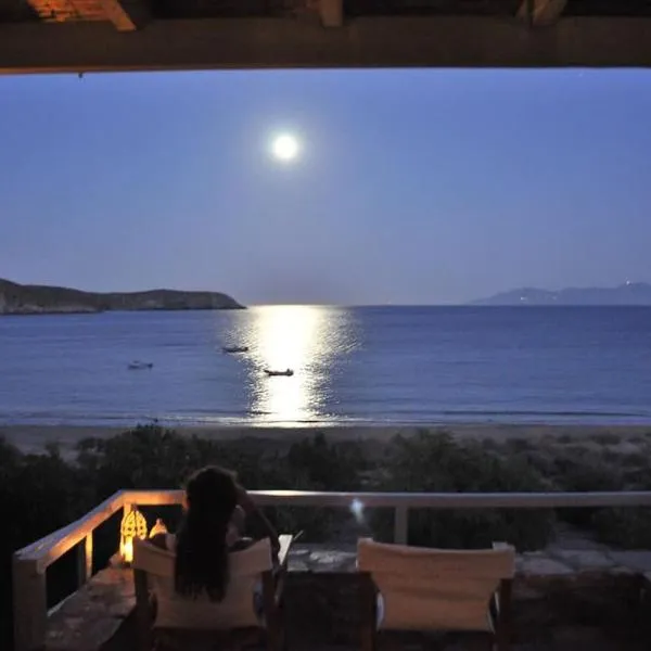 Design house on the beach，位于Rámos的酒店
