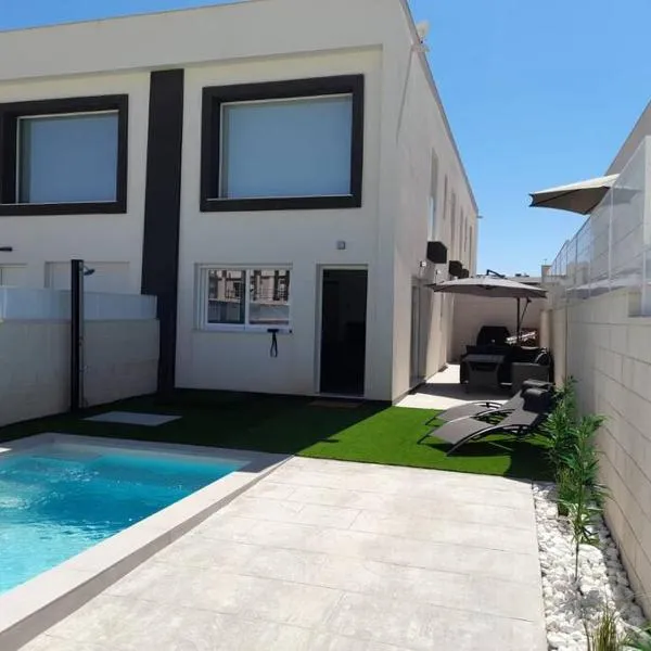 La Perla de Monte y Mar，位于马力诺港的酒店