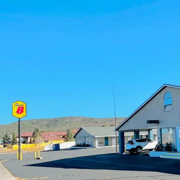 Super 8 by Wyndham Williams West Route 66 - Grand Canyon Area，位于威廉姆斯的酒店