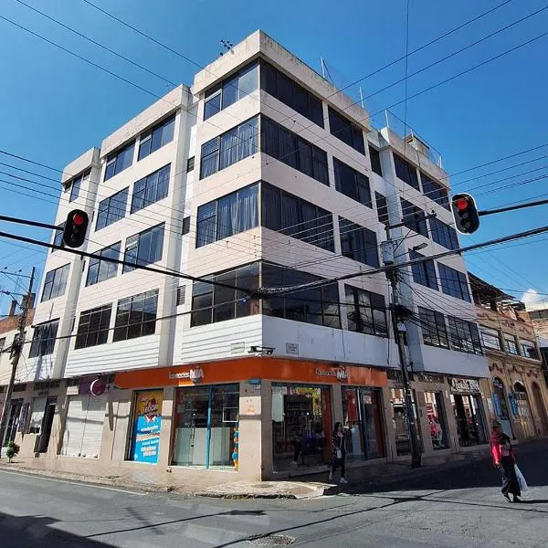 La Merced Plaza Hospedaje，位于里奥班巴的酒店