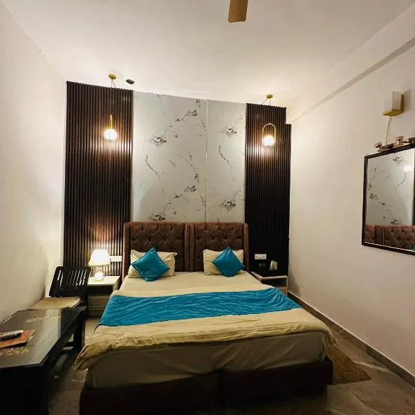 Shivjot hotel，位于钱德加尔的酒店