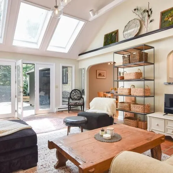 Bright & Open Central A C Dog Friendly，位于巴恩斯特布尔的酒店