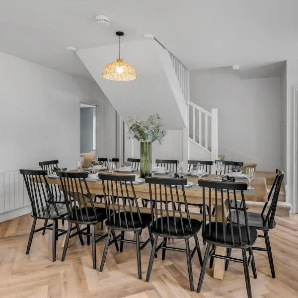 Coastal 6-bed with hot tub，位于克罗默的酒店