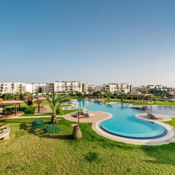 Large Super Lux apartment in Thalassa Beach Resort，位于Ayios Efstathios的酒店