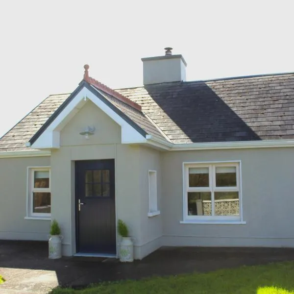 Heather Cottage and Shepherds Hut，位于诺克的酒店