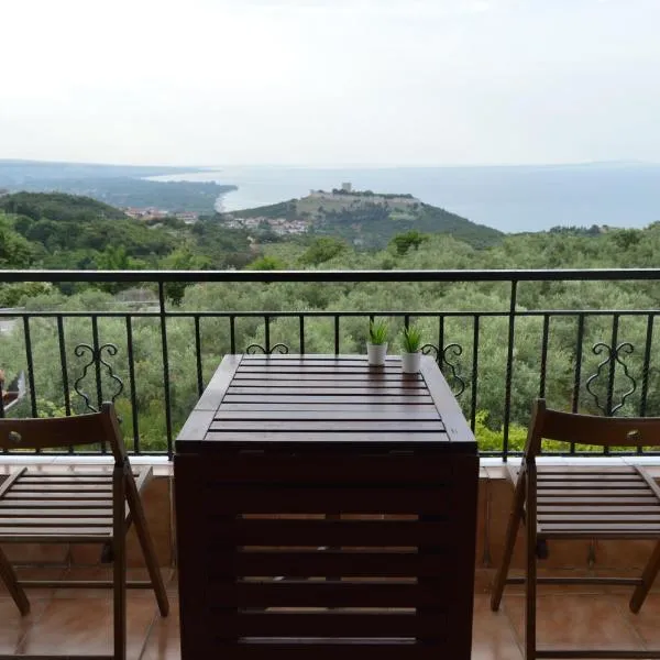 Attic with a view-Σοφίτα με θέα，位于帕拉塔蒙的酒店