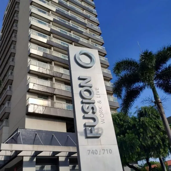 Flat Fusion Itaguaí - Conforto e Conveniência em Frente à Rodoviária, na linda Costa Verde - Sua Estadia Perfeita!，位于伊塔瓜伊的酒店