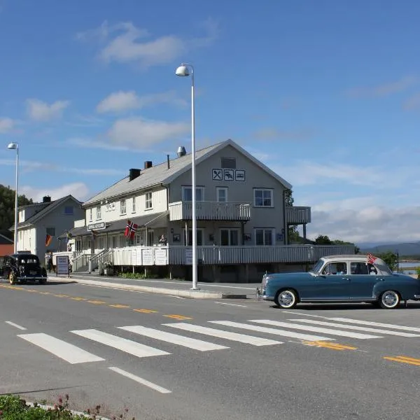 Ulvsvåg Gjestgiveri og Fjordcamping AS，位于Innhavet的酒店