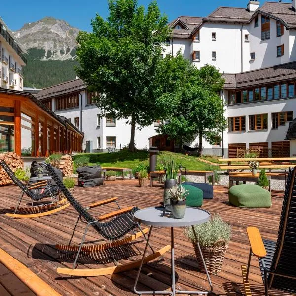 斯维泽霍夫伦策海德酒店，位于Obervaz的酒店
