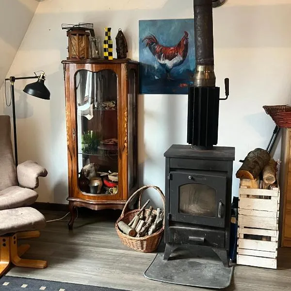 Apartament-samodzielne mieszkanie-Agroturystyka-puszcza kampinoska，位于Leoncin的酒店