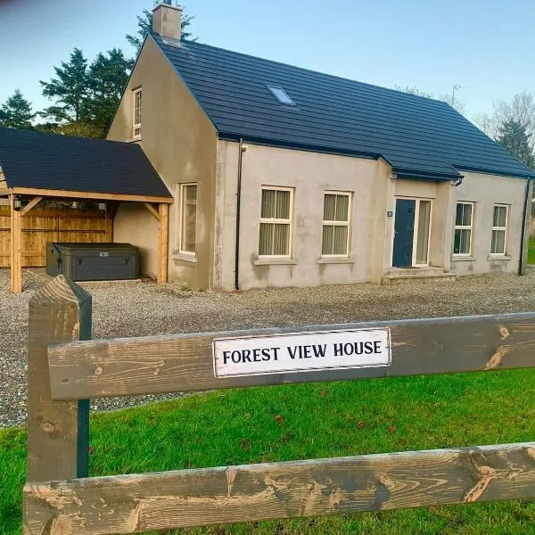 Forest View House & Hot Tub Sleeps 9，位于Garvagh的酒店