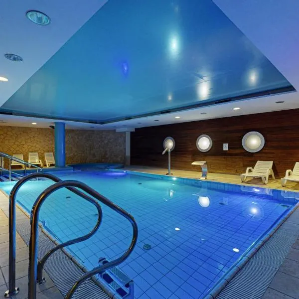 Hotel Mona Lisa Wellness & Spa，位于科沃布热格的酒店