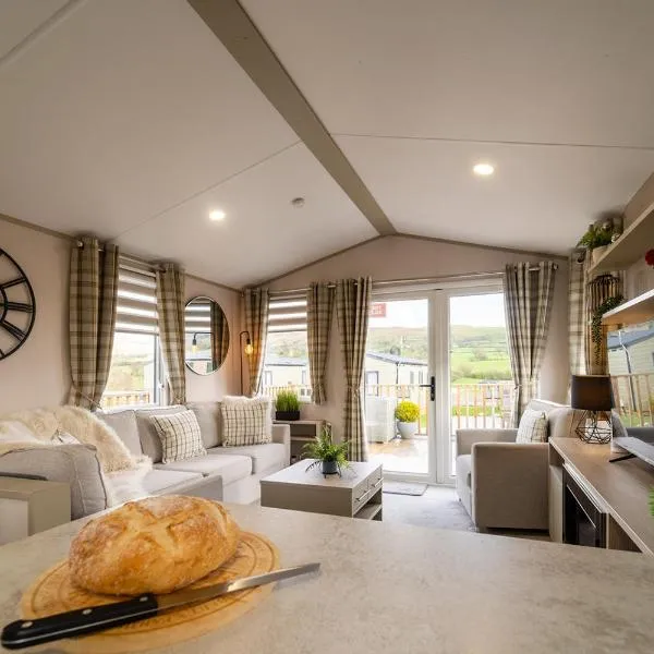 Wiswell View Lodge: Pendle View Holiday Park，位于克利夫罗的酒店