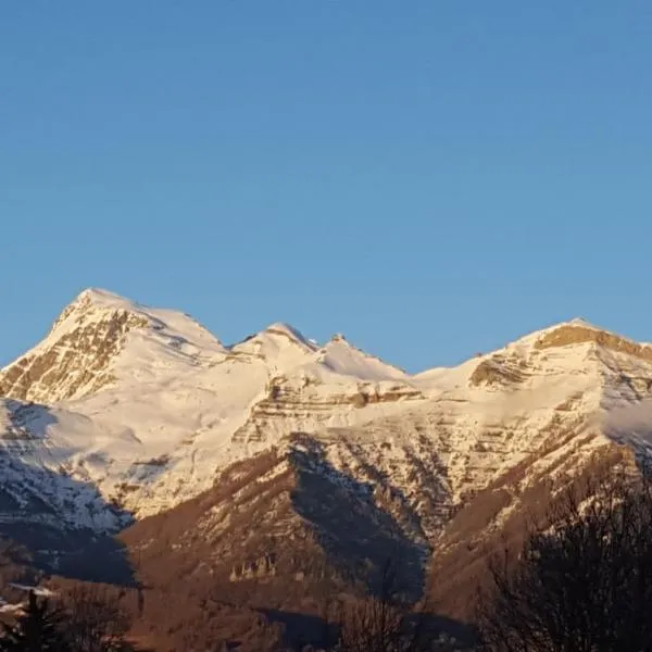 Grand chalet familial，位于Forest-Saint-Julien的酒店