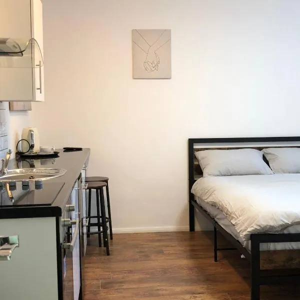 Studio in Bolton town, Short stay studio 5,，位于博尔顿的酒店