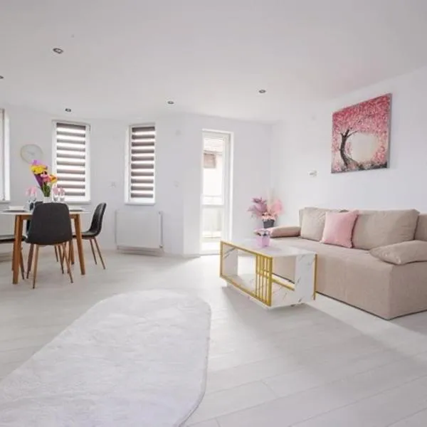 WhiteBoxApartment，位于丘斯滕迪尔的酒店