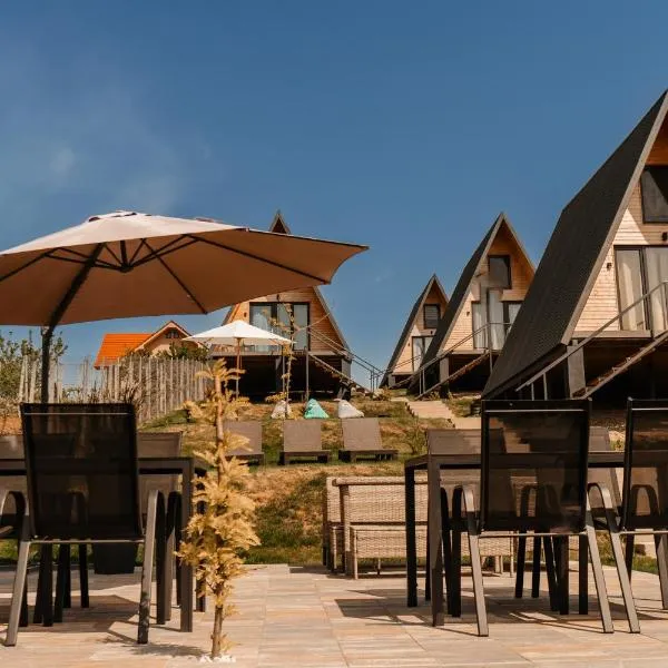 CAVO VILLAGE- Cabins Rental Băile 1 Mai，位于Rontău的酒店