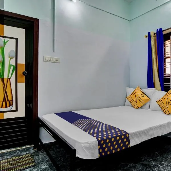 Hotel Revathy Tourist Home，位于奎隆的酒店