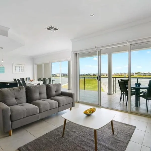 Hindmarsh Island - Linen Included - Waterfront - Luxury，位于Hindmarsh Island的酒店