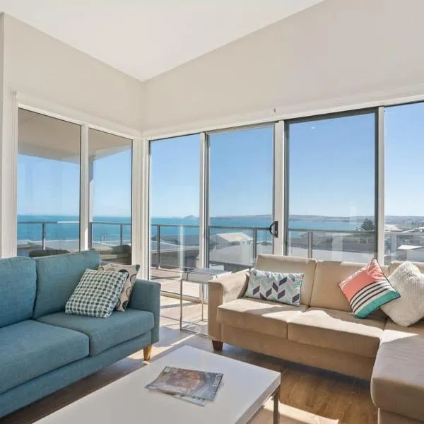 23 Boomer - BYO Linen - Wi-Fi - Luxury - Ocean Views，位于埃利奥特港的酒店