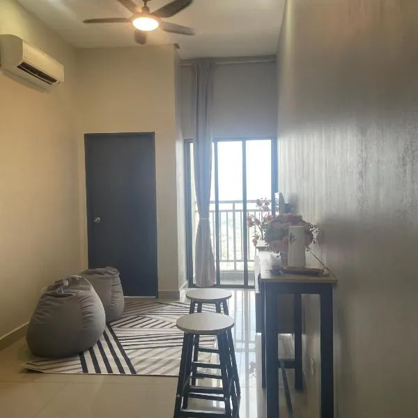 Gombak, KL at Ayuman Suites with Netflix & panoramic view of Gombak & Batu Caves，位于Kampong Kerdas的酒店