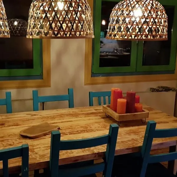 Balistyle guesthouse incl Jacuzzi near Amsterdam and Schiphol，位于Vijfhuizen的酒店