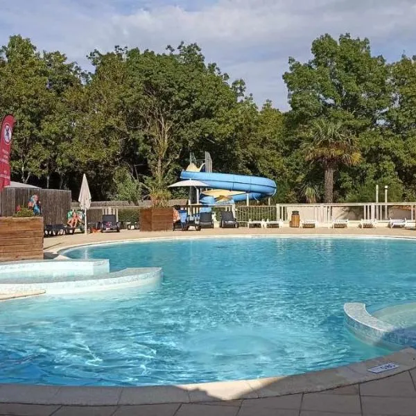 Mobilhome L'Oasis Camping le Clos Cottet，位于滨海拉特朗什的酒店