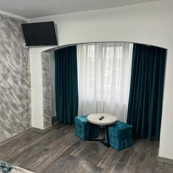 Green Apartament，位于Bumbeşti-Jiu的酒店