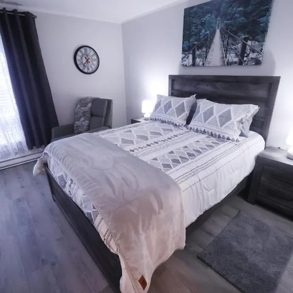 Newly renovated suite，位于Elliot Lake的酒店