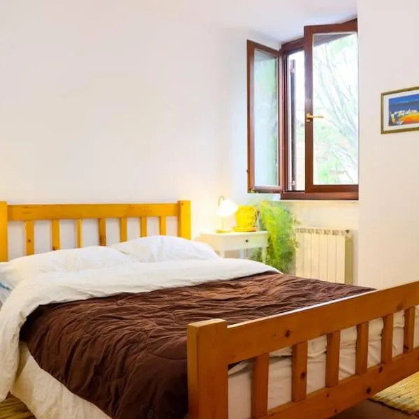 Cosy house in historic centre，位于伊佐拉的酒店