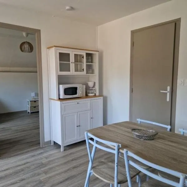 Appartement au milieu des vignes，位于瑟泽的酒店