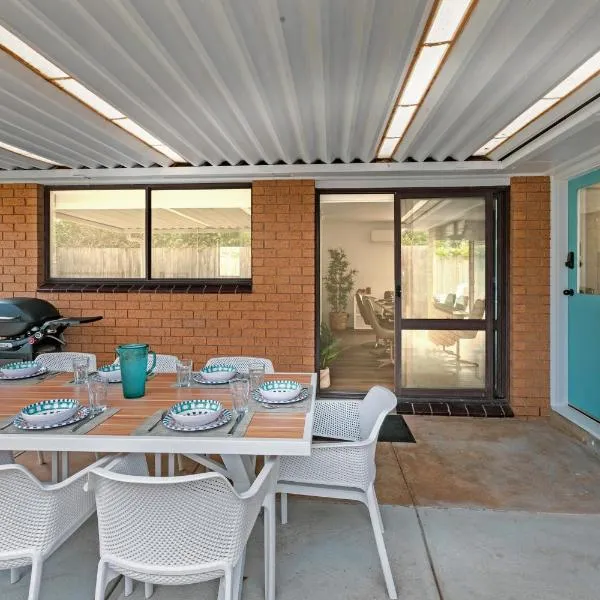 "Julies"-Big fenced yard, nearby beach, Pet friendly，位于格罗夫海洋的酒店