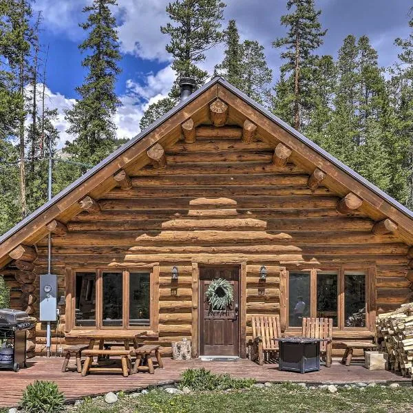 Cozy Breckenridge Cabin with Deck, 8 Mi to Gondola，位于费尔普莱的酒店